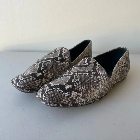 Vince Snakeprint Womens Contemporary Loafer Flats Slip On Shoes Size 37M / 7M - Picture 2 of 12